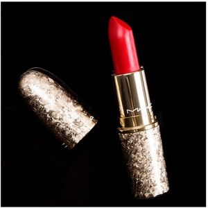 MAC Rouge En Snow Matte Finish Lipstick Limited Edition